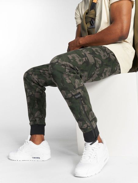 Rocawear / Sweat Pant Camou Fleece in camouflage